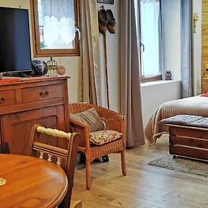 https://la-grange-de-lina.hotels-rhonealpes.com